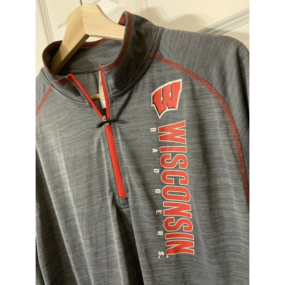 Wisconsin Badgers Long Sleeve 1/4 Zip Pullover Men's Sz S Gray‎ Red Russell